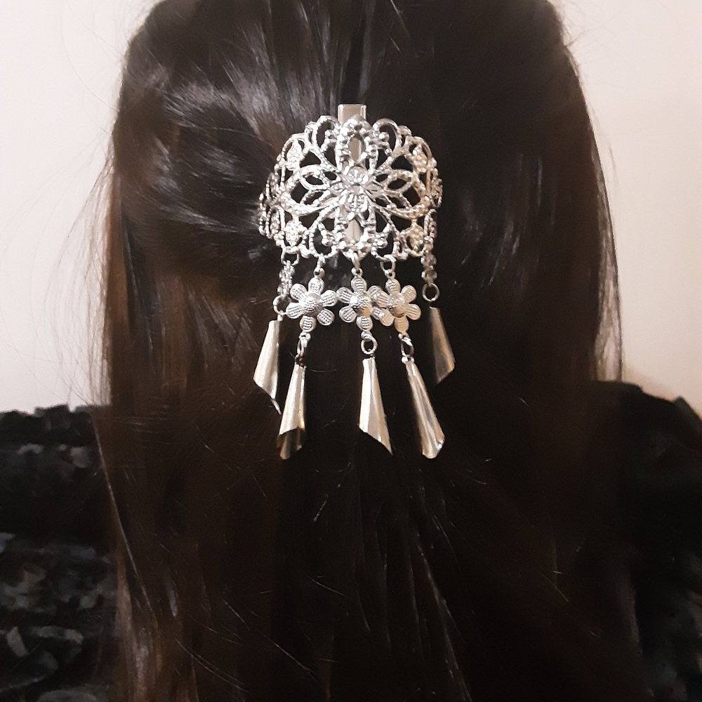 HANDCRAFTED PONYTAIL HAIRCLIP